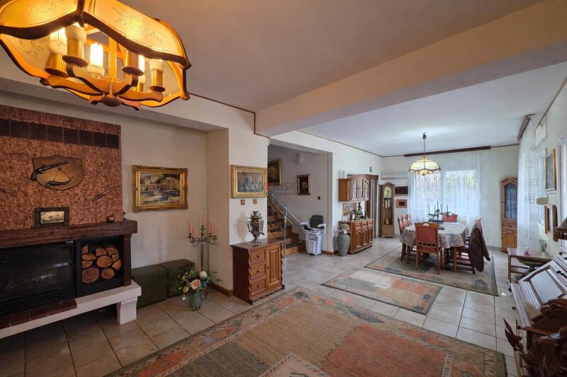 Snagov refugiu exclusivist pe malul lacului, proprietate rara