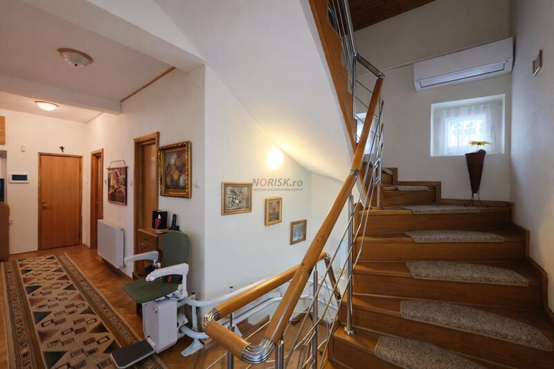 Snagov refugiu exclusivist pe malul lacului, proprietate rara